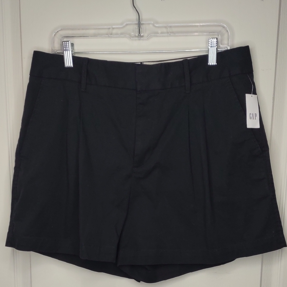 GAP High Rise Pleated Khaki Shorts